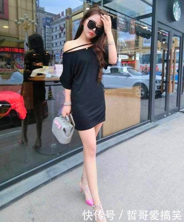 美女：淡雅脱俗纯洁的妹子，身姿丰腴颜值和穿搭不多见！