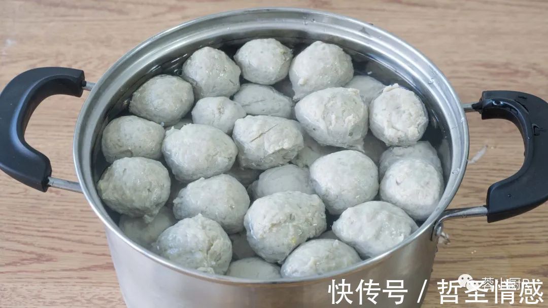 q弹|丸子要好吃，调馅是关键！教你饭店不外传的做法，一口一个超过瘾