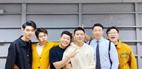 郭德綱|德云社團(tuán)綜《德云斗笑社》第二季錄制,師娘王惠現(xiàn)身,舉動(dòng)暖心