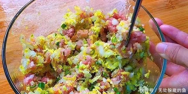 大白菜这吃法太香了,我家9顿有8顿这样吃,不炒不炖,天天吃不够