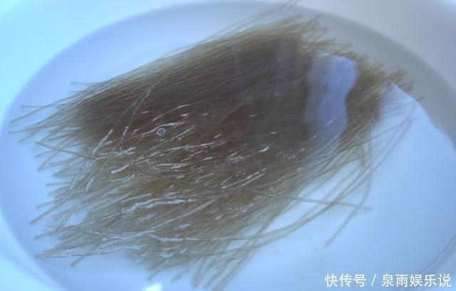  白菜|家常馅饼薄皮大馅怎么做，和面是关键，方法告诉你，在家也可以做