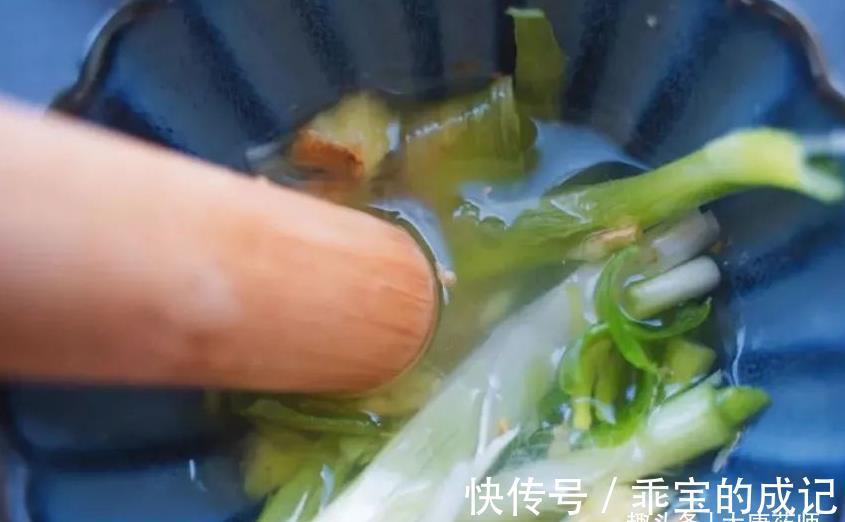 鸡眼|一根葱白，巧治大病！民间11个葱白妙用方，11种疾病不药而愈！