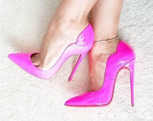 魅力 尖尖细高跟展现不可阻挡的女性魅力,瞬间拥有女神范儿!