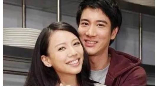 李靓蕾新作文的杀伤力越来越小了