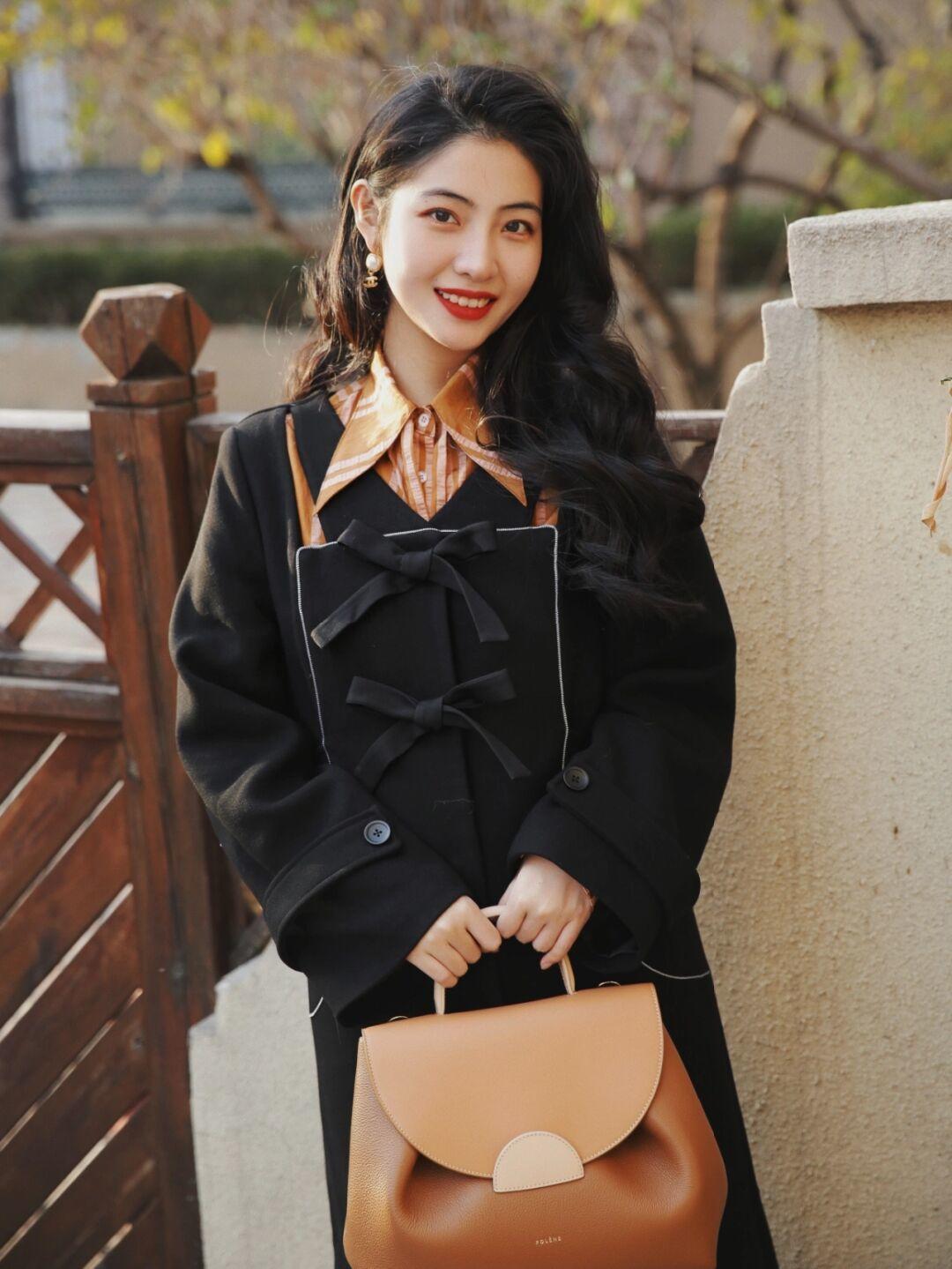 优雅|见过世面的女人,衣橱里都少不了“大衣”,时尚优雅又能提气质