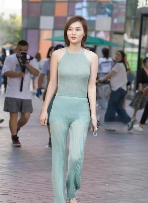 穿搭|休闲风衣的时尚穿搭,遮肉显瘦非常诱人,尽显优雅范