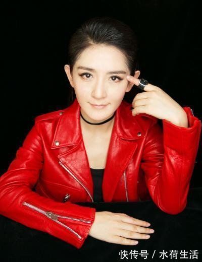 謝娜在央視只一期就被換掉，究竟發(fā)生了什么？官媒給出12字評(píng)價(jià)