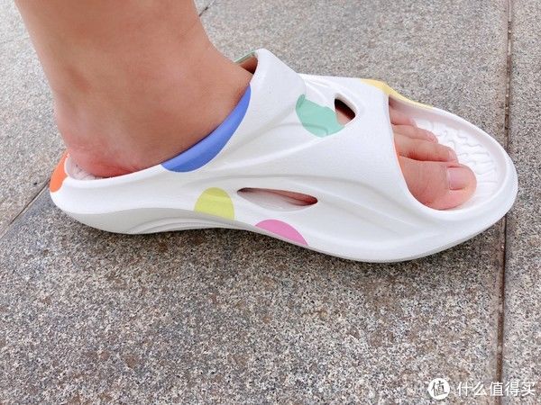 ev生活好物 篇二：咕咚运动舒缓拖鞋太适合运动后穿了，穿上，整个身心得到放松