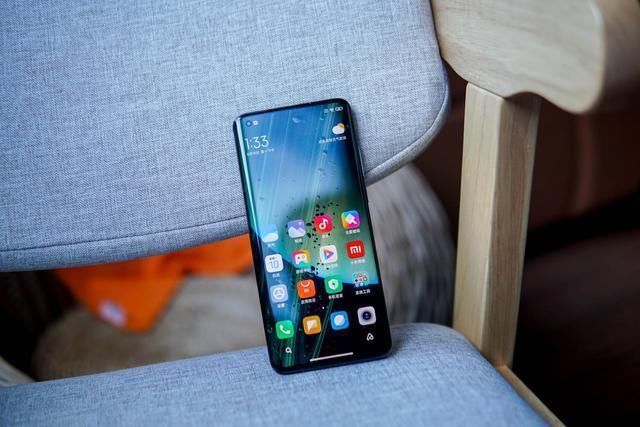 旗舰|哪款手机好评最高华为旗舰第四、小米未上榜,第一很意外