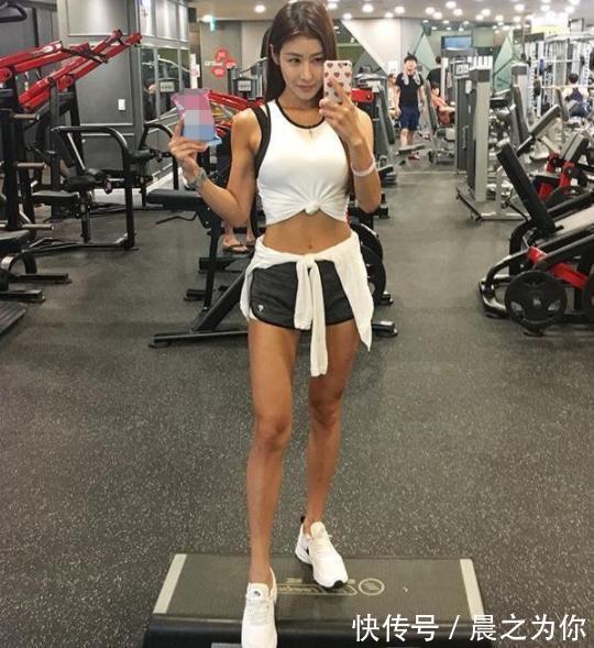 腰酸背痛|38岁辣妈健身励志,柳腰娉婷,腹肌清晰,坚持运动,让她魅力十足