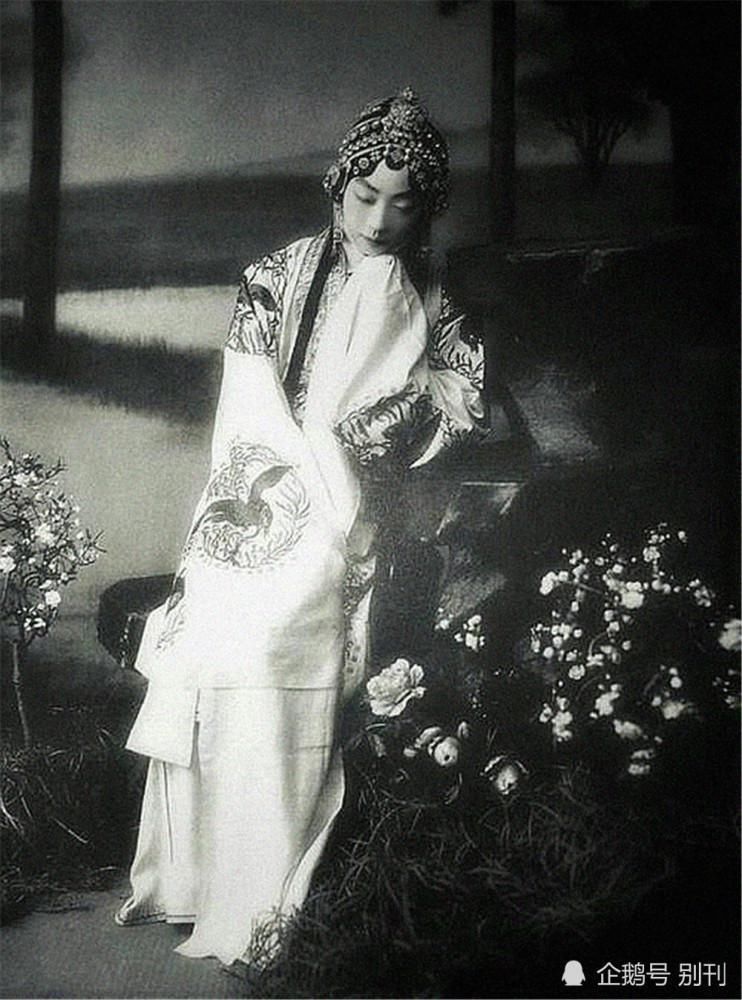 年轻|梅兰芳年轻剧照扮相,惊艳!