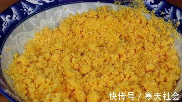 玉米面吃了30年,今天才知道,原来还有这种神奇做法,超过瘾