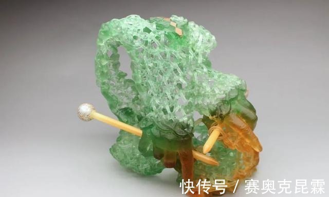 色彩#她是用玻璃雕塑“织毛衣”的第一人,这质感极其逼真!手太牛逼了