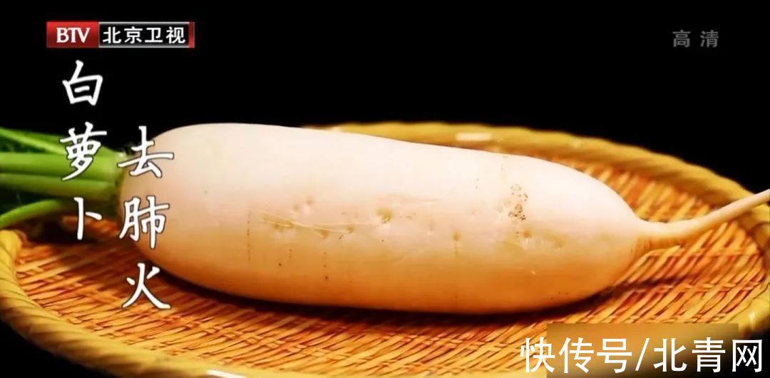 蜂蜜水|蜂蜜能润肠通便、美容养颜？这样加一物，才是物尽其用，但3类人劝你别吃