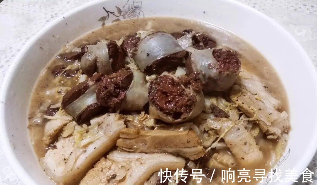 解馋|教你营养好吃的酸菜炖血肠五花肉,解馋过瘾又美味下饭,百吃不厌!