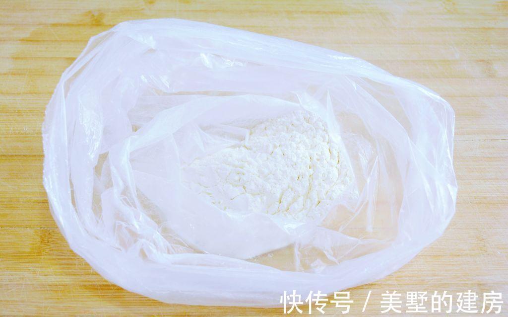 家常香煎带鱼，外酥里嫩，咬一口味道真赞，家人都爱吃