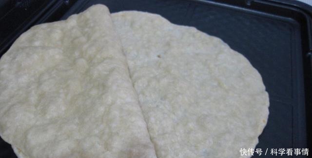 烙油饼,用清水和面是“外行”!做好这3点,柔软筋道,放凉不硬
