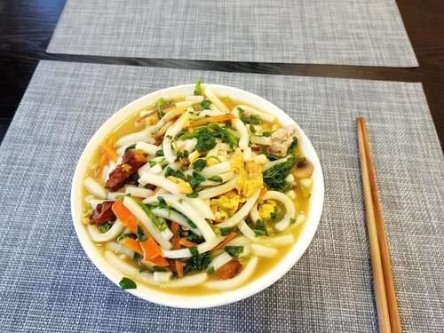 春天这菜特鲜嫩,看见别手软,有钱买不到,随便一炒自带清香