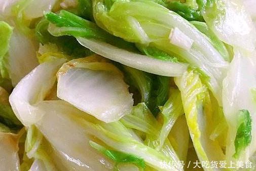 炒大白菜|炒白菜,直接下锅就废了,牢记3个小诀窍白菜又脆又嫩