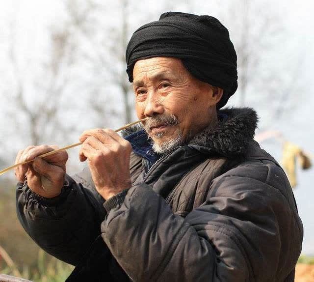农村老话,“长木匠,短铁匠,不长不短是石匠”,是什么意思?