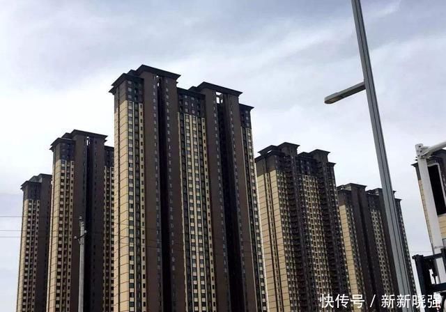 贷款买房|手里有100万,是选择全款买套房,还是贷款买市中心200万的房子