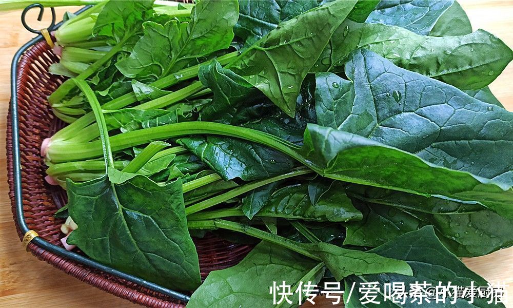 虾仁肉末炒菠菜你试过吗?营养丰富,味道鲜美,好吃特别下饭