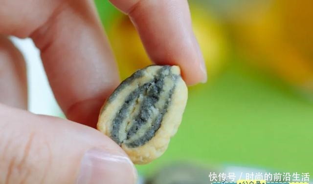 黑芝麻发糕|比奶豆更健康、比小饼更好吃,保证你和宝宝抢着吃!宝宝辅食