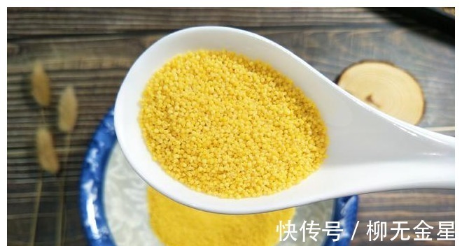 熬小米粥，除了水外多加1样，米油又厚又亮，浓香好喝！