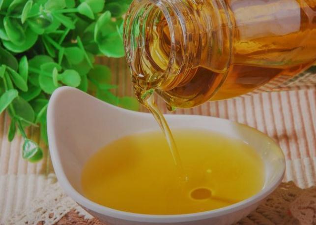花生油、菜籽油、玉米油，哪种油更健康？提醒：这2种油尽量少吃