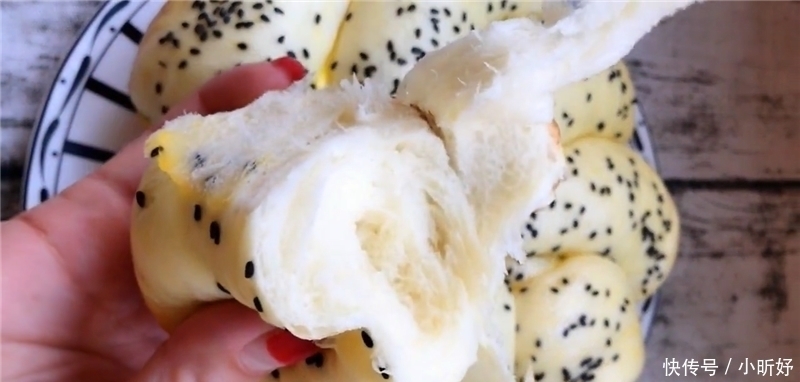 母鸡蛋|电饭锅做早餐面包的配方,比蒸馒头还香甜,学会可以做给家人吃