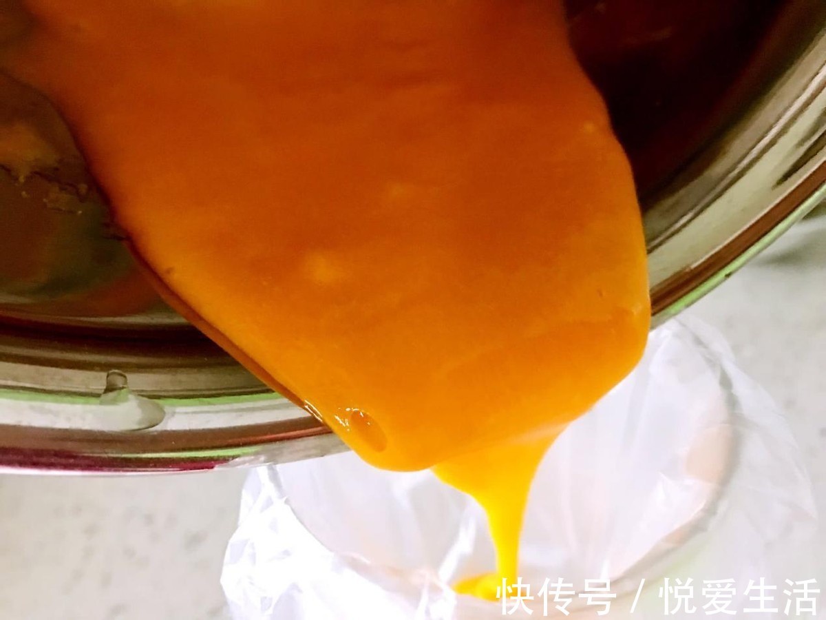 蛋黄饼干|给孩子做一款小零食,简单易学,美味无添加,比买的还好吃