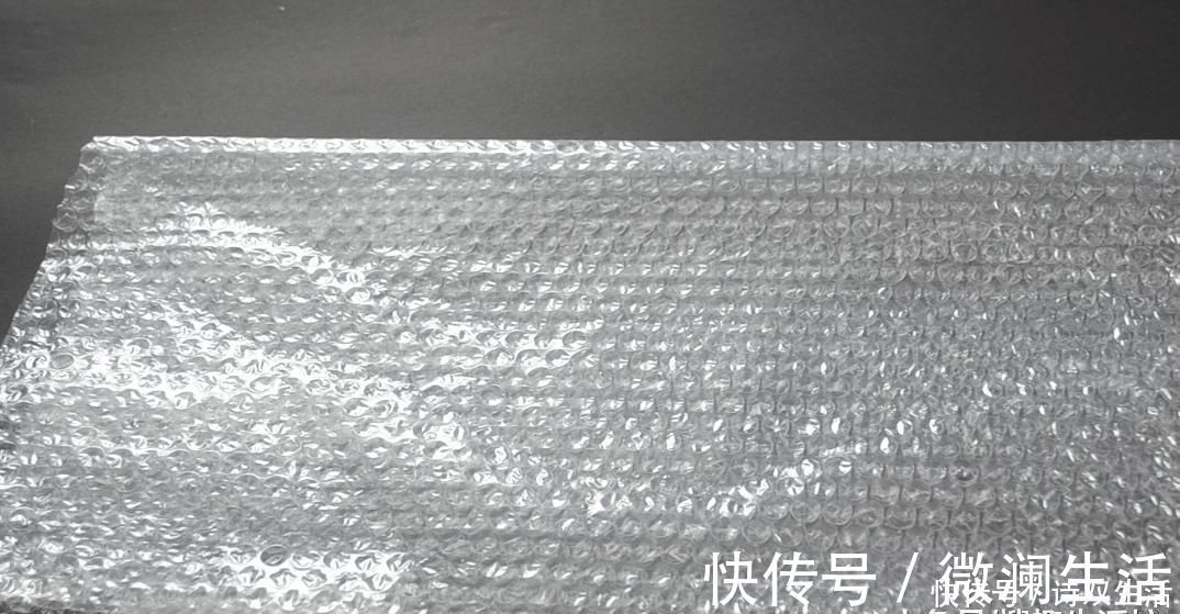 快递箱|快递箱里的气泡垫别扔了, 没想到它作用这么大, 家家户户用的到
