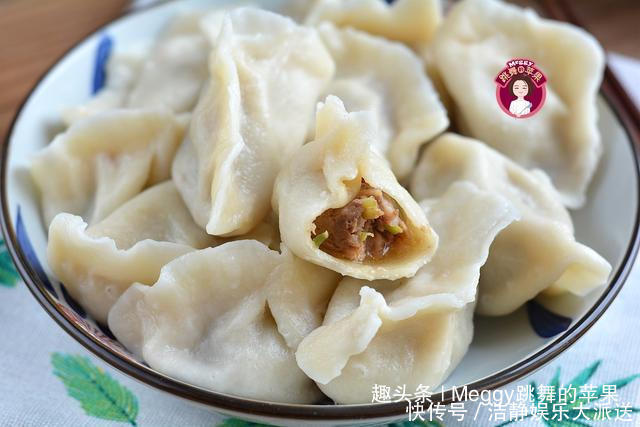 带来|饺子肉馅里打水,错了!头伏饺子二伏面,今天带来个不一样的饺子