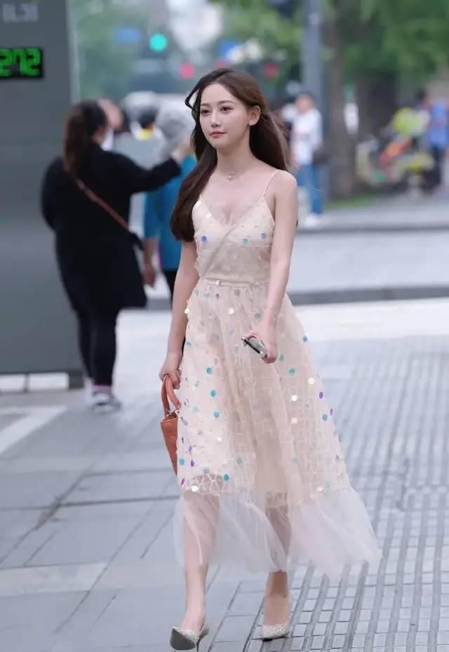 高跟鞋|清凉校花的时尚穿搭连衣裙和高跟鞋, 打造清新甜美女神范!