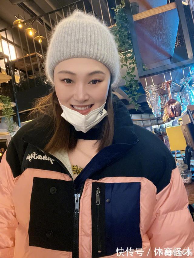 中国女排|王一梅晒新年照片,昔日女排王牌瘦成锥子脸!网友:像换了一个人
