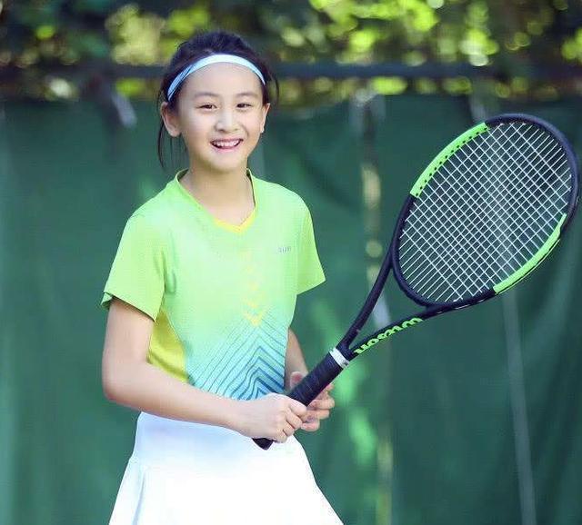 身高|初中“巨人女孩”走红,13岁身高超2米,网友:真是女版姚明