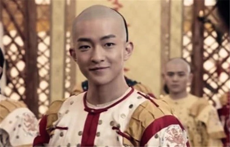 首领|她出身富贵,12岁却被迫嫁给43岁首领,后生下3位大清朝功臣