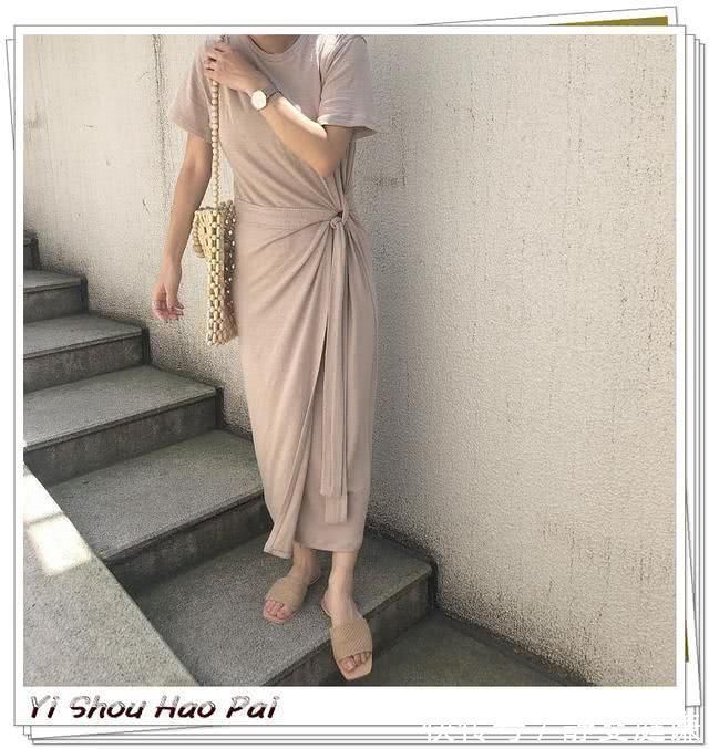 搭配 轻松而时尚，显瘦有气质裹身裙的搭配示范，谁穿谁美