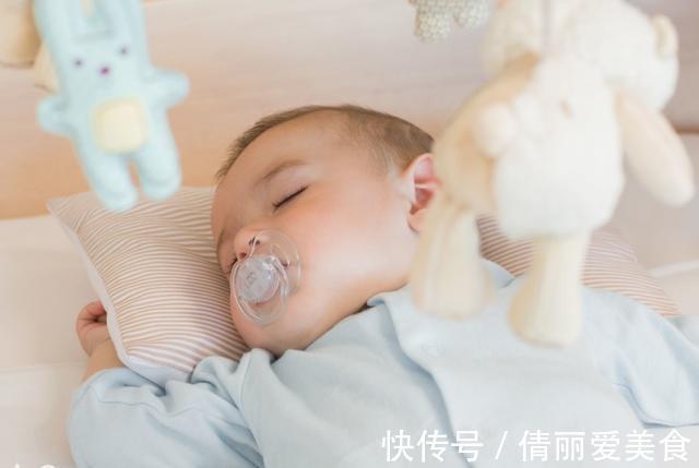 莎莎|1岁儿子总撅“金鱼嘴”,妈妈还在夸可爱,奶奶掰开嘴后直奔医院