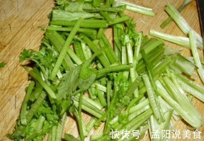 用这道菜下酒,我一端上桌,两分钟就空盘了