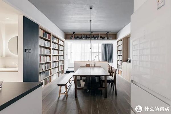 客厅|舍弃客厅,不买茶几!福建90后男主的家,因媲美图书馆而走红网络