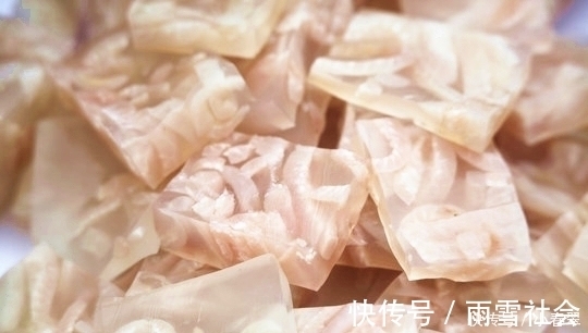 焯水|做猪皮冻时,猪皮焯水后就煮是大错特错!多加1步,猪皮清澈透亮