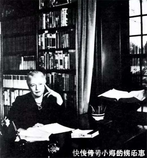 约翰·洛辛·布克&获诺贝尔奖的美国作家,一番话预言中国未来没人信,现全都应验