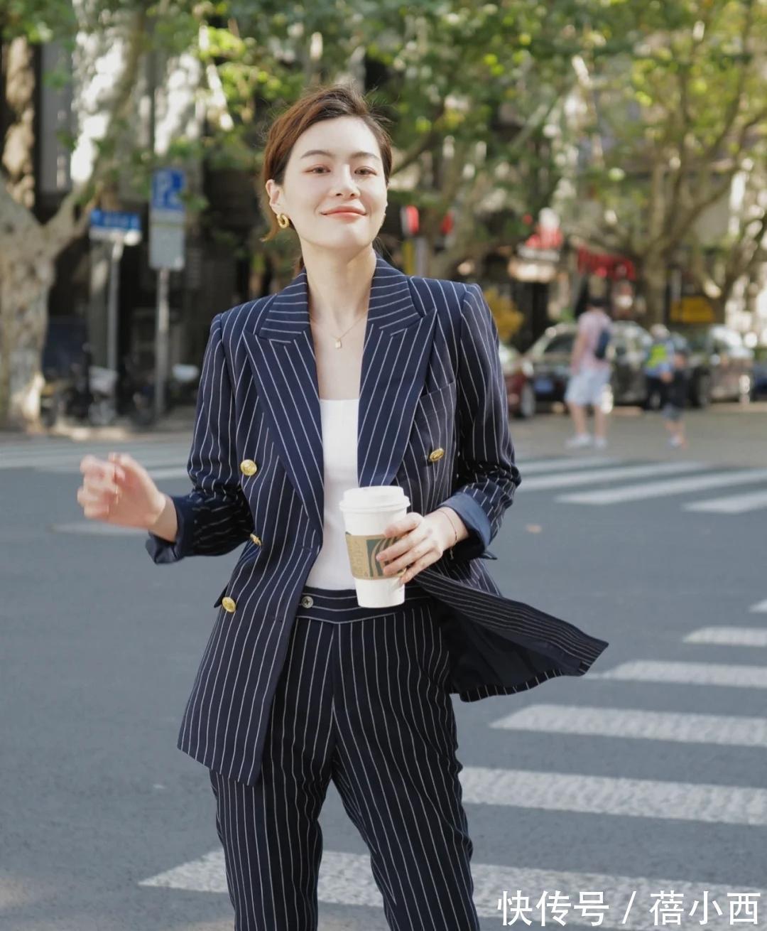 外套|时髦精今秋穿的外套不再是开衫,而是西装,简约高级又显气质