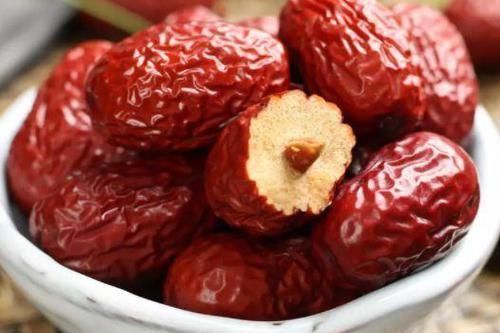 小米小米|红枣和此物搭配,每天一碗,睡眠好了,白发变黑发,皮肤更红润