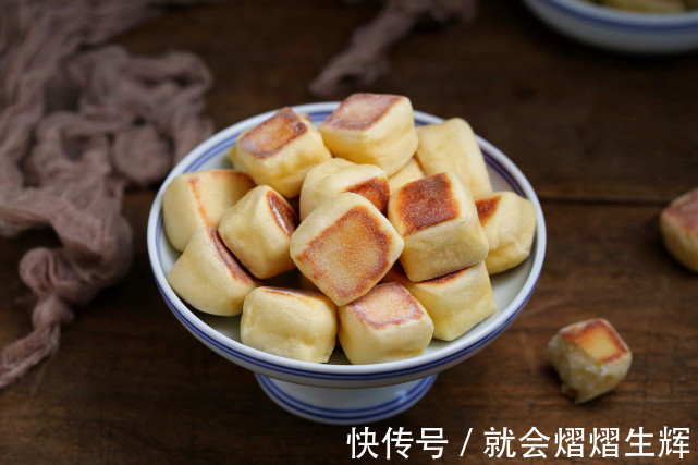 馒头不蒸了,用平底锅就能做,外脆内软奶香浓郁,一口一个真过瘾
