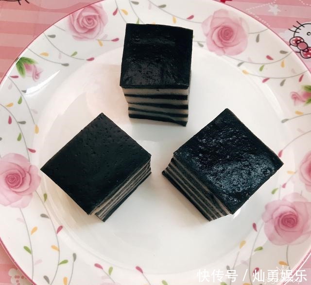 椰汁|黑芝麻椰汁千层糕的做法