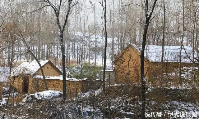 土屋，白雪，炊烟，走进临朐山村