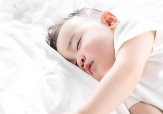 入睡|孩子的入睡时间影响智商？调查结果来了，多半孩子可能不达标