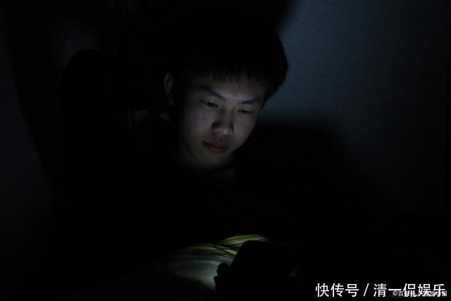 晚上几点睡算“熬夜”世卫组织揭晓答案,多数人做错了,莫大意